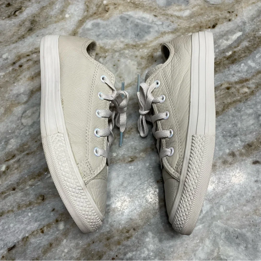 CONVERSE BEIGE LEATHER LOW SHOES